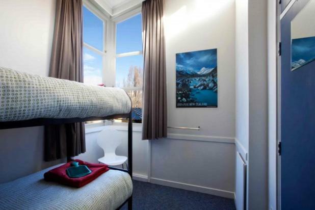 Bumbles Backpackers Hostel ควีนส์ทาวน์ ภายนอก รูปภาพ
